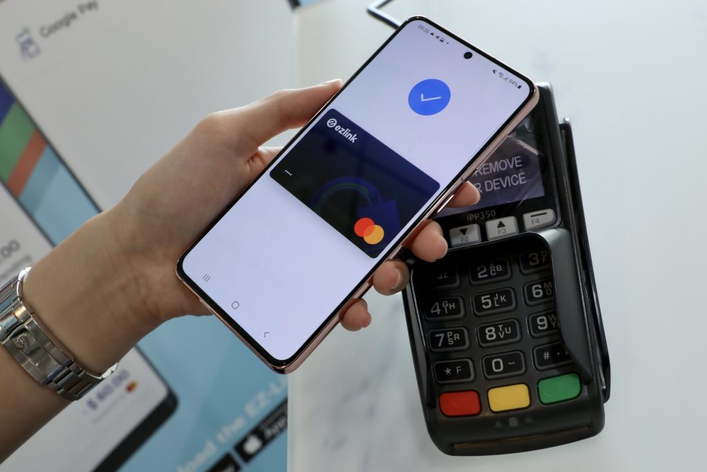 Pay using your EZ-Link Pay by Wallet today and stand to win a 2D1N staycation packages at Resorts World Sentosa and Universal Studios Singapore tickets - Alvinology