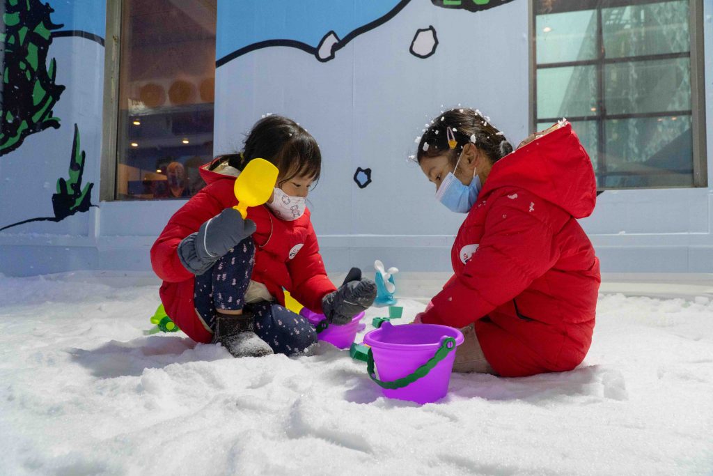 Go on a snowy adventure with Snoopy and friends at the first Peanuts-themed attraction in Changi Airport - Alvinology