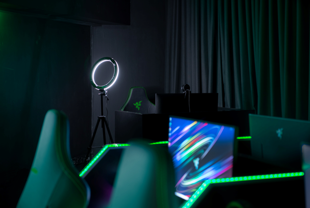Round up your homies and experience the world’s first Luxury Gaming Suite at Fairmont Singapore powered by Razer! Round up your homies and experience the world’s first Luxury Gaming Suite at Fairmont Singapore powered by Razer! - Alvinology