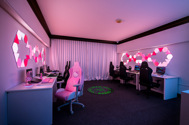 Round up your homies and experience the world’s first Luxury Gaming Suite at Fairmont Singapore powered by Razer! Round up your homies and experience the world’s first Luxury Gaming Suite at Fairmont Singapore powered by Razer! - Alvinology