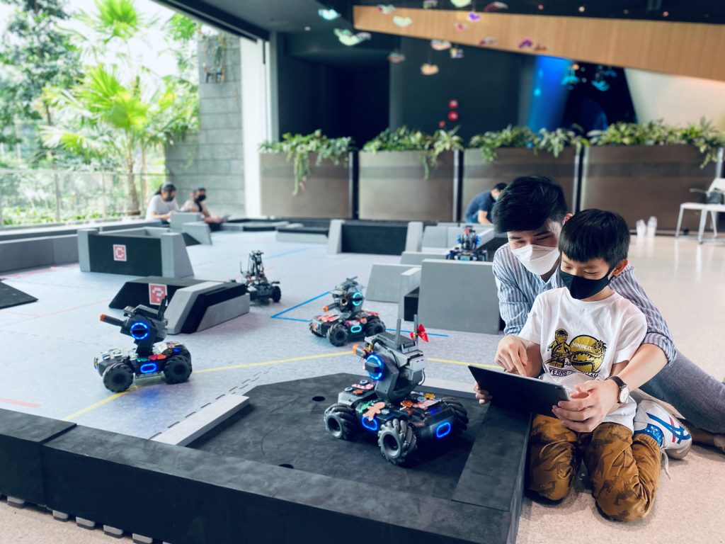 Spend “A Night at the Airport” with your family this June Holidays with Changi Experience Studio’s fun Family Camp - Alvinology