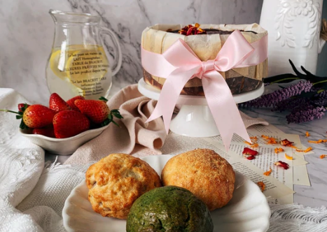 [#SUPPORTLOCAL] Mochi Scones and Strawberry Rose Burnt Cheescake from Humble Bakery for A Mother's Day Surprise - Alvinology