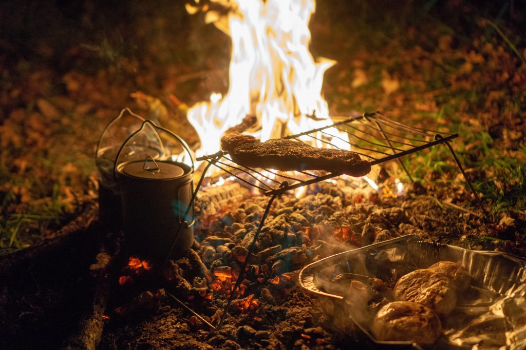 Preparing Food Outdoors? Here Are 4 Pieces of Gear You Should Take With You - Alvinology