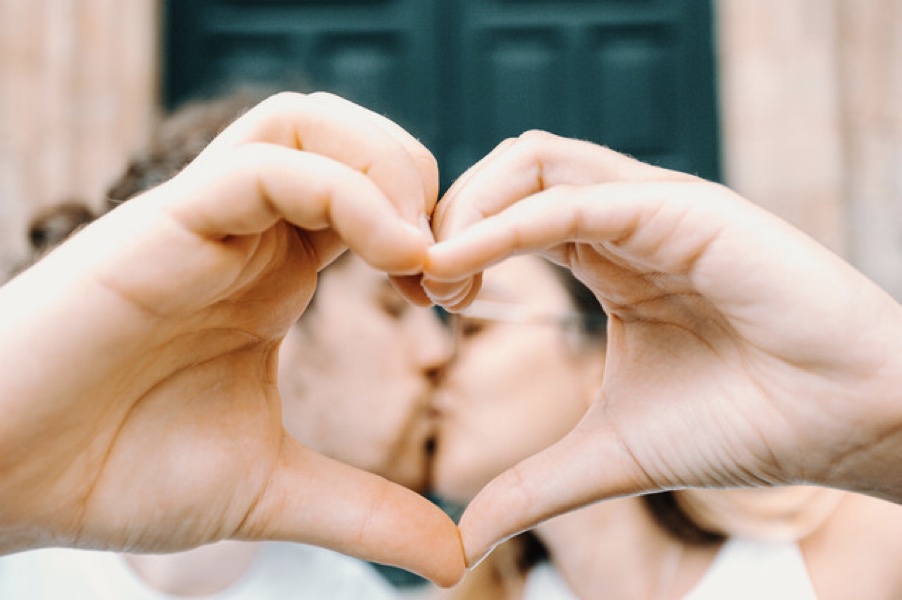 Unusual innovations on dating applications - Alvinology