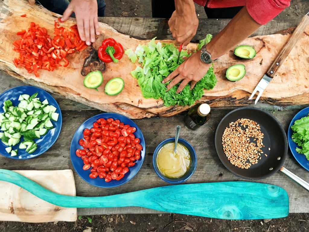 Preparing Food Outdoors? Here Are 4 Pieces of Gear You Should Take With You - Alvinology