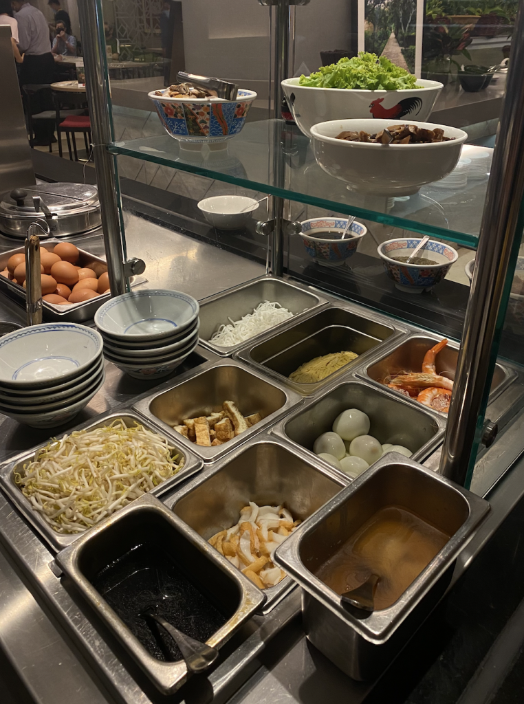 Enjoy local favourites with the return of Feast Roxy's weekend buffet at Grand Mercure Singapore - Alvinology