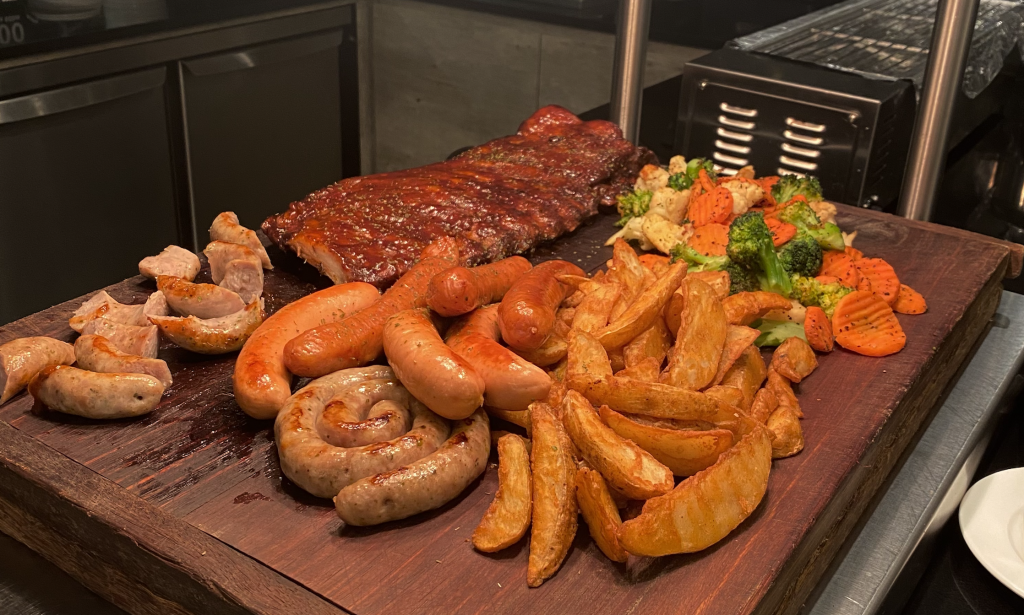 Enjoy local favourites with the return of Feast Roxy's weekend buffet at Grand Mercure Singapore - Alvinology