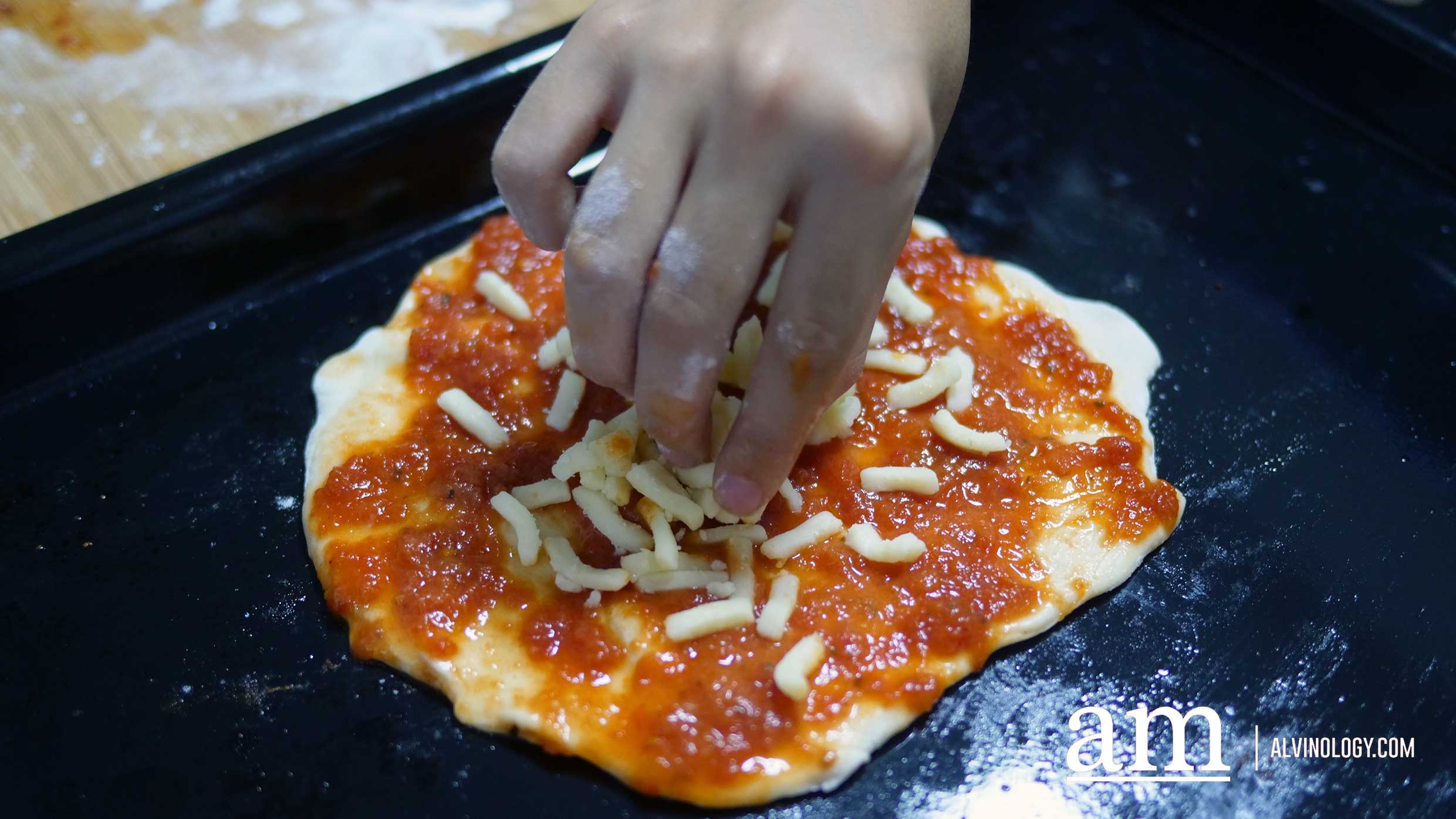 Create your own pizza at home with Peperoni Pizzeria's DIY Pizza Kit exclusively via Deliveroo Create your own pizza at home with Peperoni Pizzeria's DIY Pizza Kit exclusively via Deliveroo - Alvinology