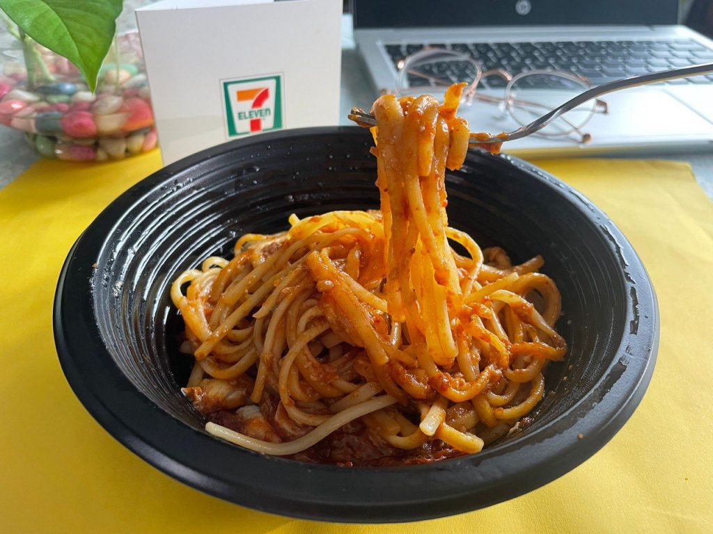 [Promo] We Try 7-Eleven's Ready-To-Eat Spicy Dishes from Mild to Mind-blowing Spicy! - Alvinology