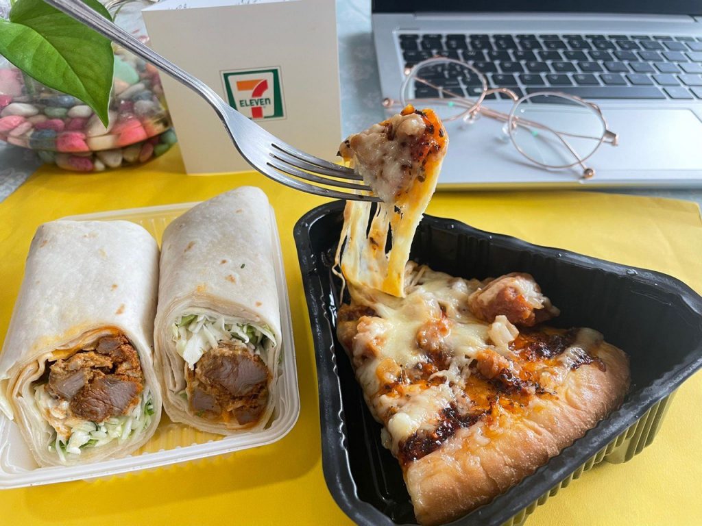 [Promo] We Try 7-Eleven's Ready-To-Eat Spicy Dishes from Mild to Mind-blowing Spicy! - Alvinology