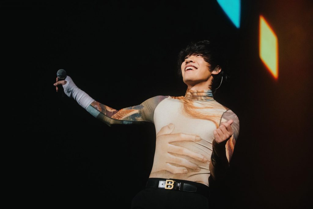 After selling out 2000 tickets in 2019, Crowd Lu to return to Singapore in a much larger venue for his 2022 C’MON Live Concert! - Alvinology