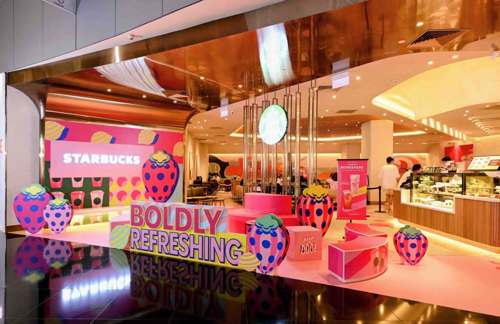 Starbucks VivoCity transforms into a Refreshers Pink Concept Store for the whole month of August! - Alvinology
