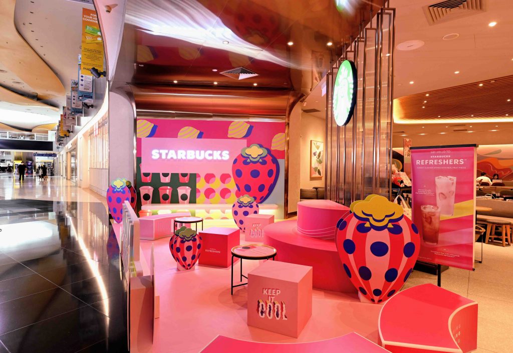 Starbucks VivoCity transforms into a Refreshers Pink Concept Store for the whole month of August! - Alvinology