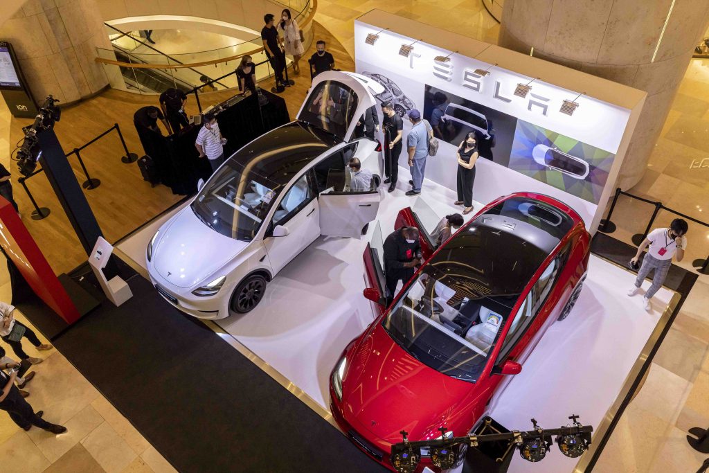 The Rise of Electric Cars: Exploring the Shift Towards Sustainable Transportation - Alvinology