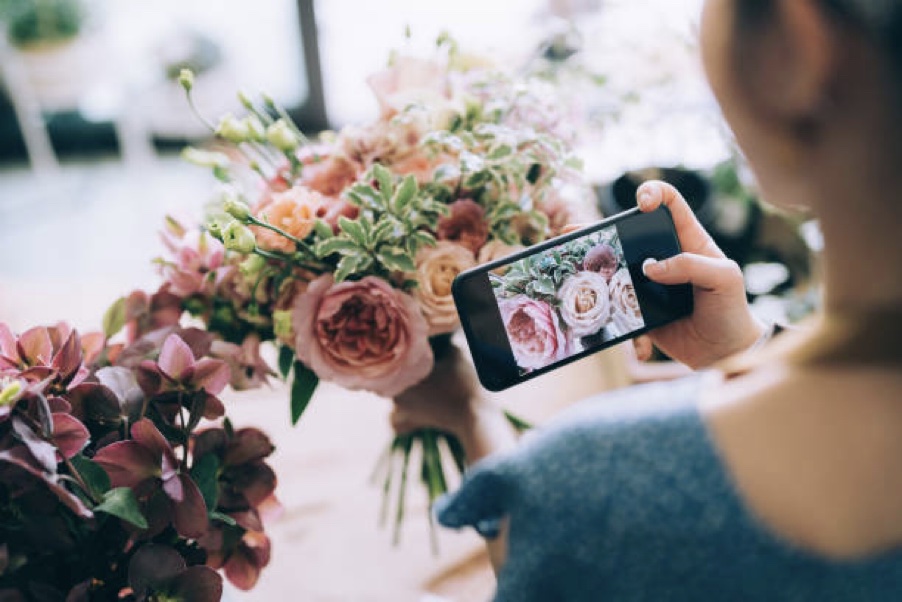 Why you should work with a flower delivery company? - Alvinology