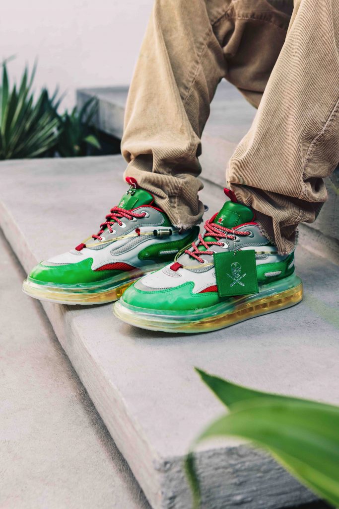 This new Heineken Sneakers will have you Walking on Beer! Keep a lookout because only 7 out of 32 pairs will be available in Singapore! - Alvinology