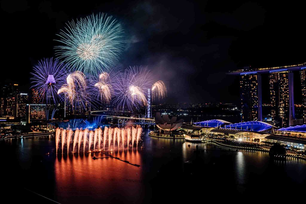 Marina Bay Fireworks to paint Singapore’s skies once more after a 2-year hiatus - Alvinology