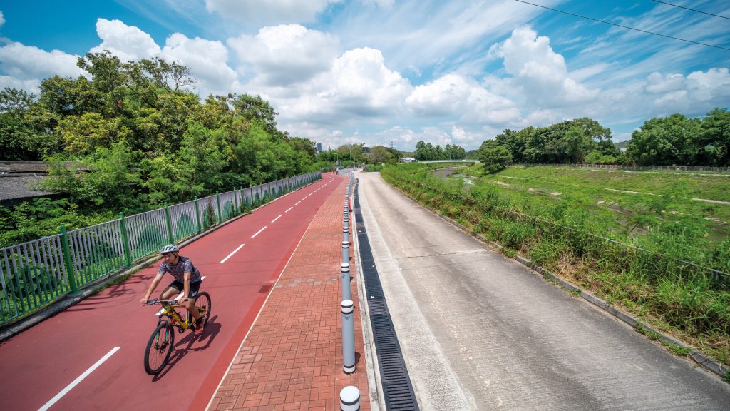 Stretch Your Legs and Get on The Action at these 8 Hong Kong Destinations Stretch Your Legs and Get on The Action at these 8 Hong Kong Destinations - Alvinology