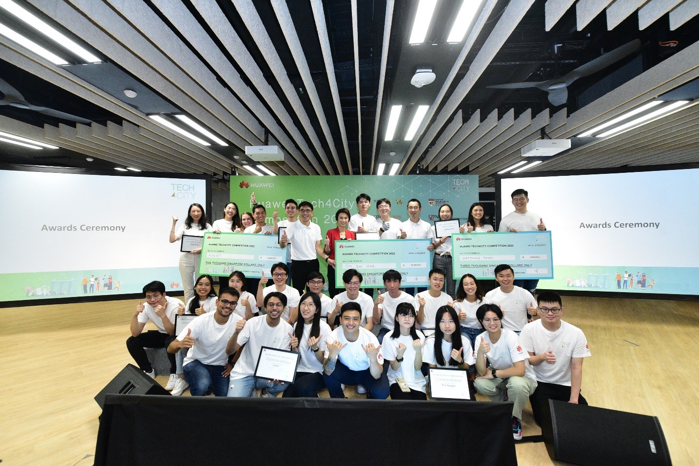 Wearable Sign Language Digitalization and Translation System for the Deaf developed by “See Your Voice” claims grand prize at Huawei Tech4City Competition - Alvinology