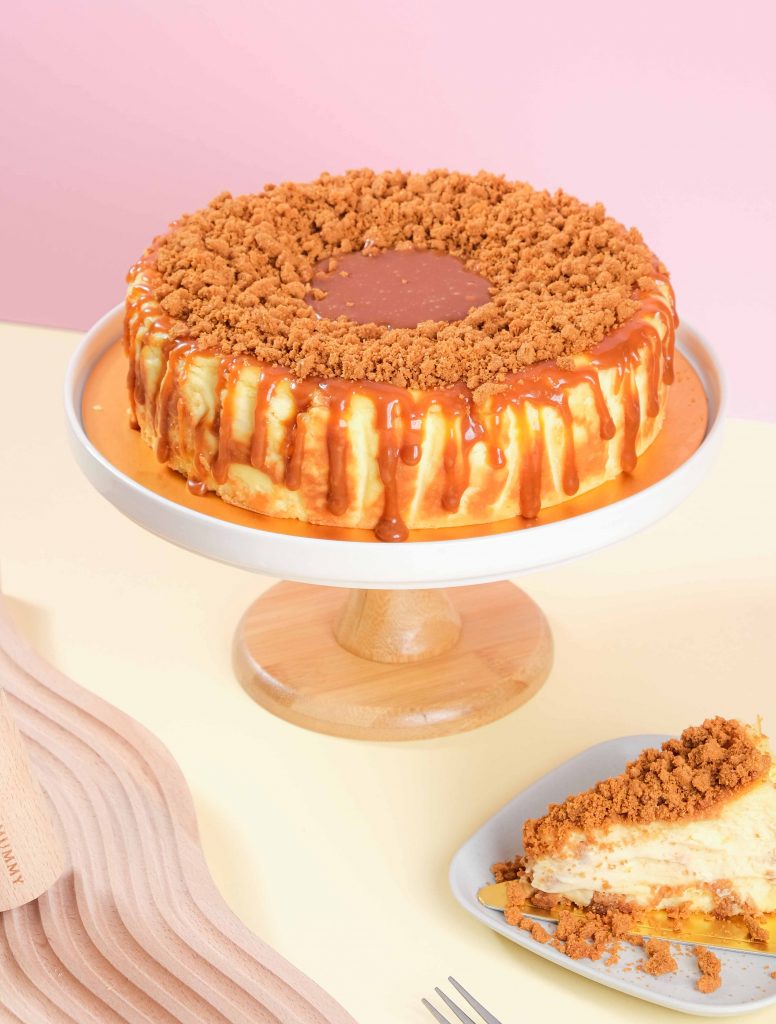 This mom and daughter duo managed through the pandemic by selling cakes online, now has a physical café at Katong V named Ree.Connect - Alvinology