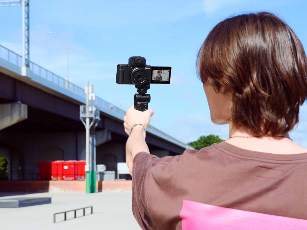 Sony’s pocket-size ZV-1F Camera is the new go-to camera for beginner vloggers and creators - Alvinology