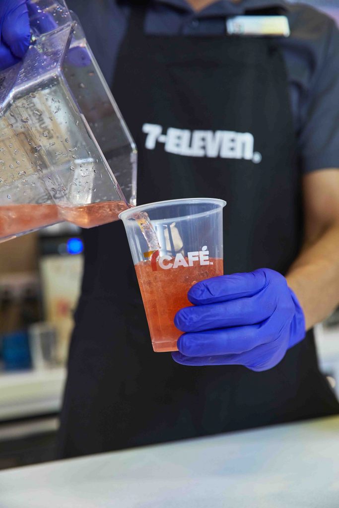 Singapore’s first 7Café opens at Jewel Changi Airport offering FREE drinks and snacks on opening weekend! - Alvinology
