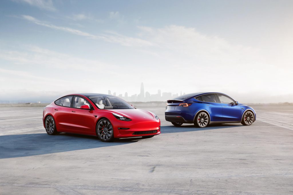 Tesla Model 3 and Model Y are now More Affordable in Singapore with price adjustments of up to 5% OFF! - Alvinology