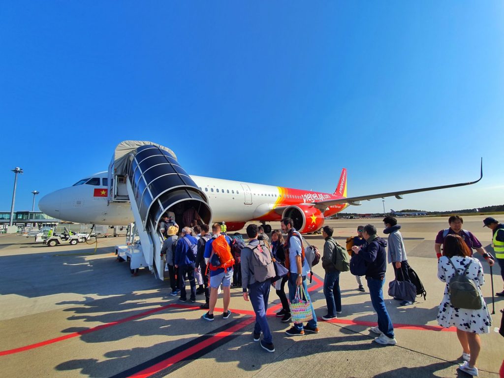 [GIVEAWAY] Claim your FREE VND100,000 to VND500,000 worth of e-vouchers from Vietjet today! - Alvinology