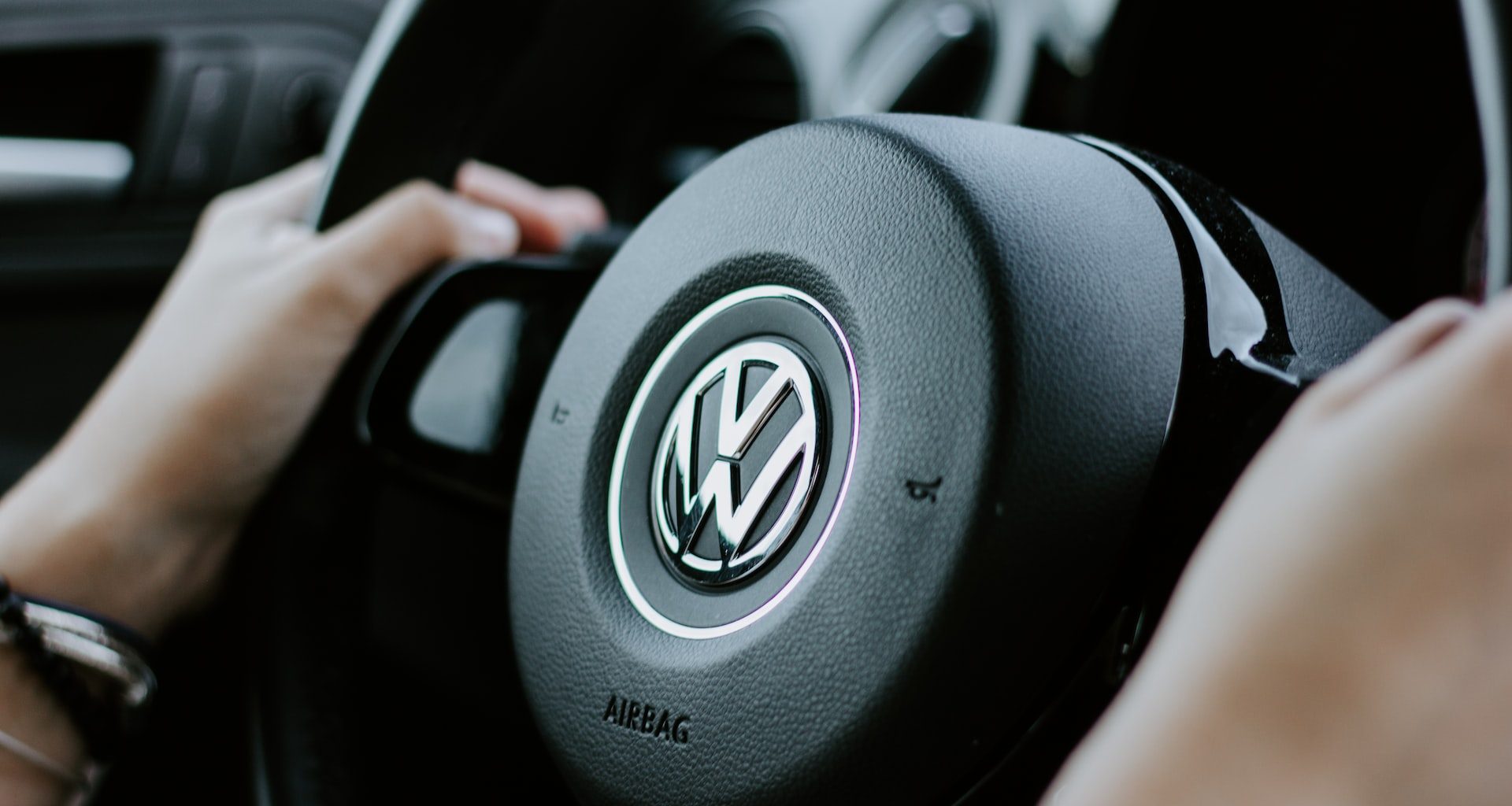 Injuries Caused by Deployed Airbags - Alvinology
