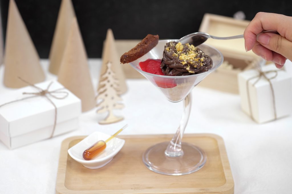 [#SupportLocal] Festive Sweet Treats from Tom's Palette Gelateria, including collaboration with Mr. Bucket Chocolatier Festive - Alvinology
