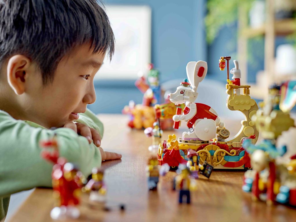Hunt for rewards with the family at the LEGO Prosperity Burrows at Suntec City and WIN a LEGO polybag! - Alvinology