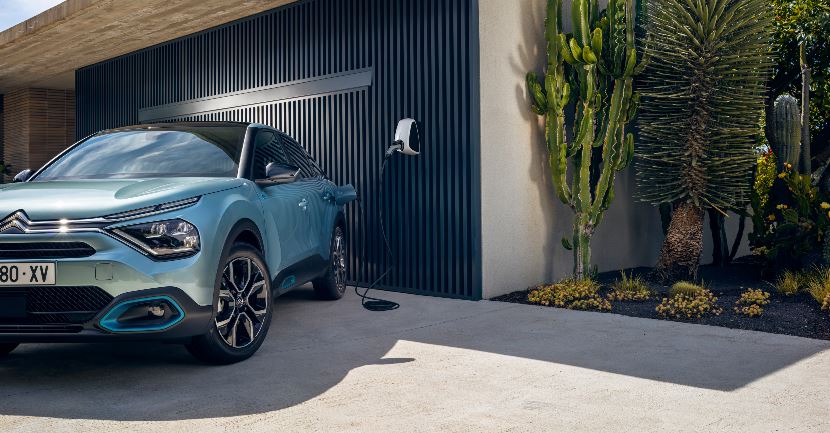 The new Citroen e-C4 follows the petrol-powered C4’s style but it’s 100% Electric The new Citroen e-C4 follows the petrol-powered C4’s style but it’s 100% Electric - Alvinology