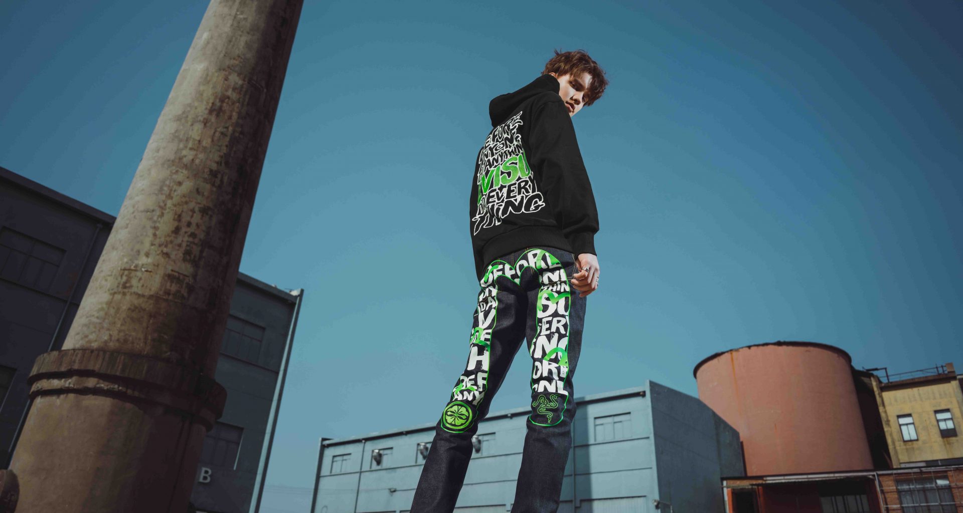 Wear the ultimate “it” factor on apparels and gaming peripherals with Razer x EVISU’s new collection - Alvinology