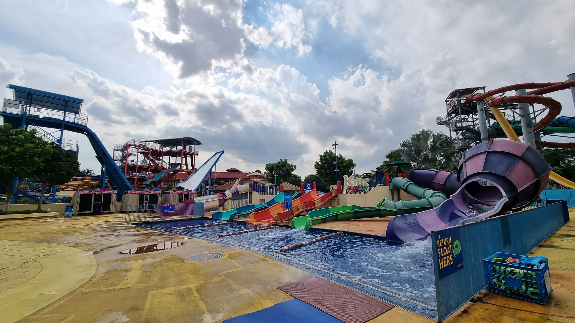 [Review] Staycation at Downtown East: Activities Galore at D’Resort and Wild Wild Wet! - Alvinology