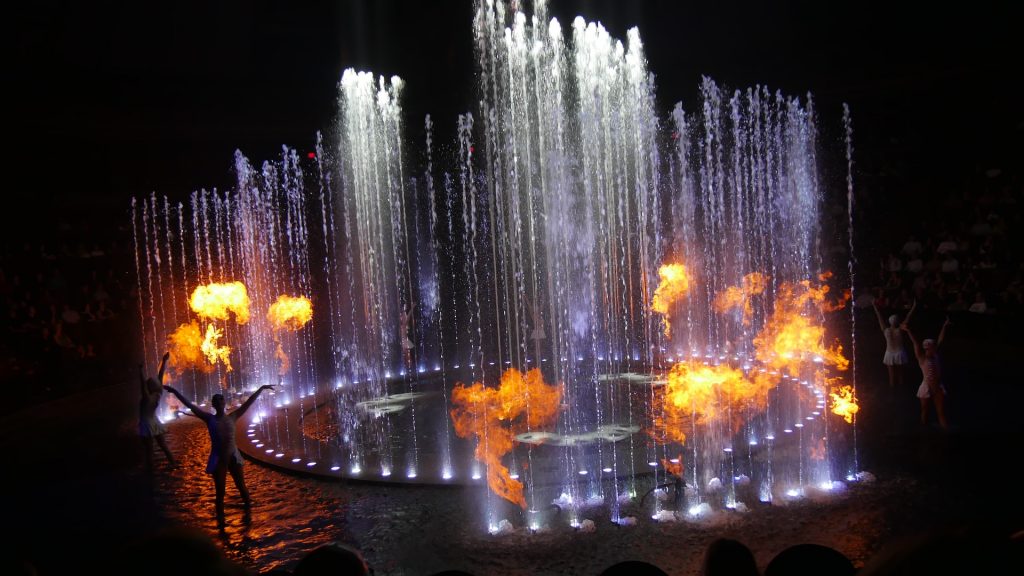 Is Las Vegas a Good Place to Go with Family? - Alvinology