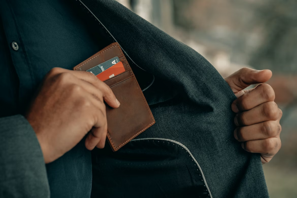 The Different Types of Men's Wallets - Alvinology