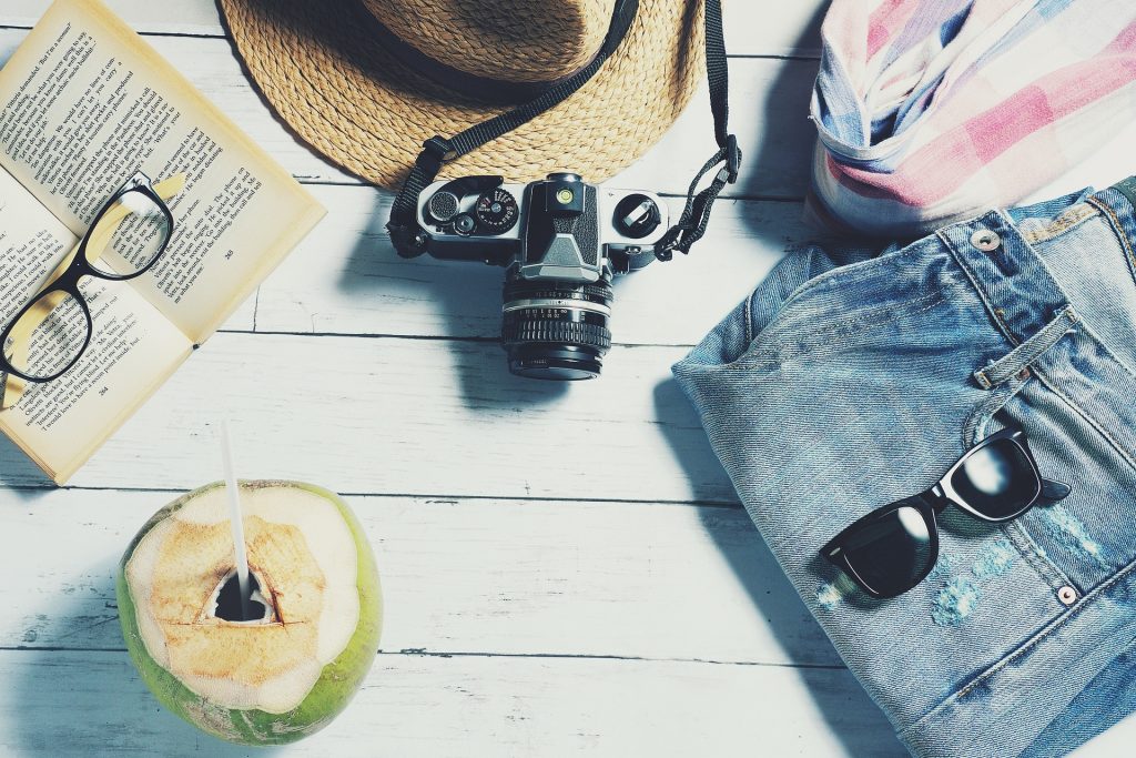 How To Vacation Without Breaking The Bank  - Alvinology