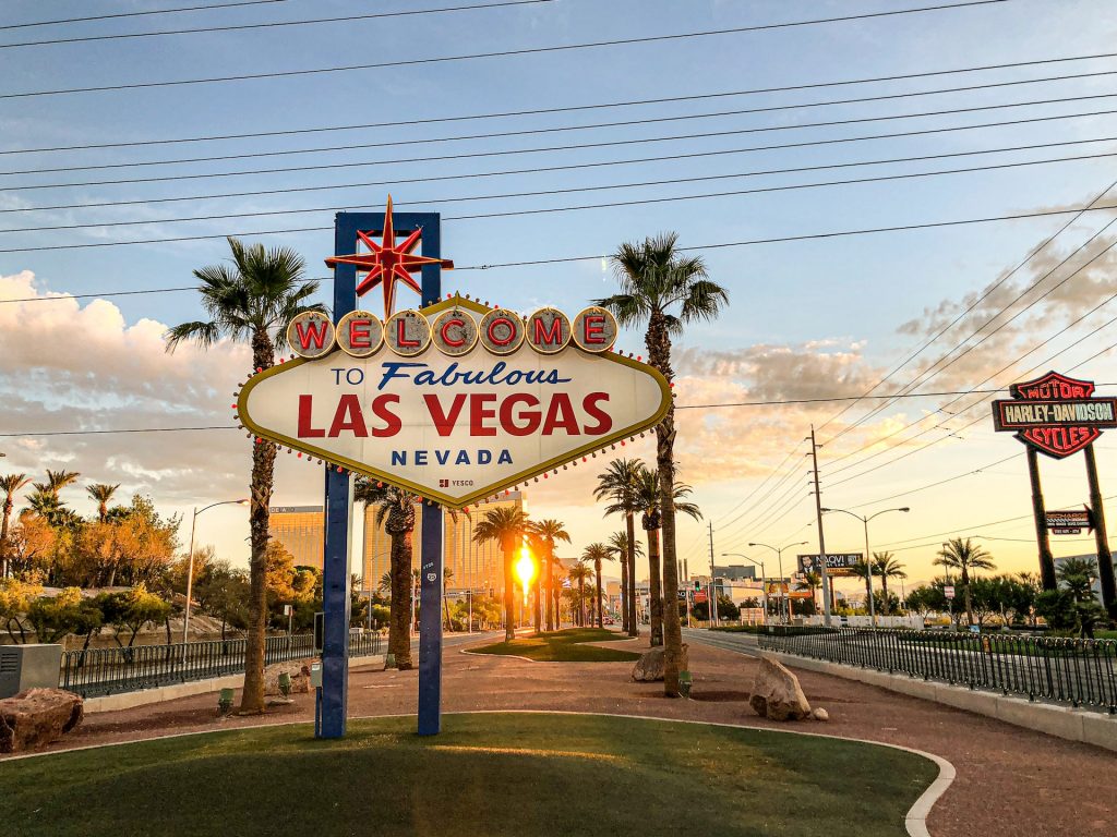 Is Las Vegas a Good Place to Go with Family? - Alvinology