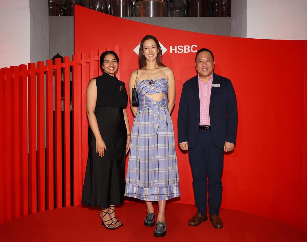 HSBC and RISIS co-creates a bespoke HSBC Orchid designed necklace for this year’s HSBC Women’s World Championship - Alvinology