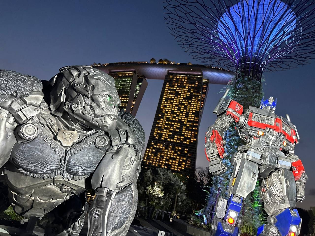 Catch life-sized statues of Optimus Prime and Optimus Primal at Gardens By The Bay from now till 10 April! - Alvinology
