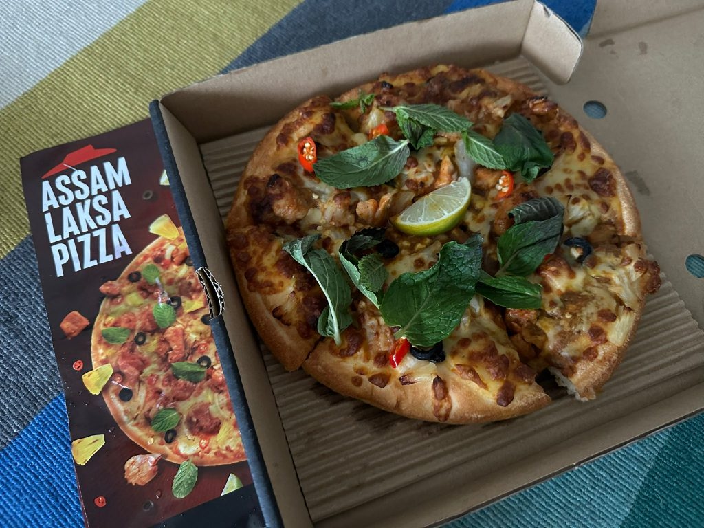 [PROMO CODE INSIDE] Pizza Hut Celebrates Ramadan with New Limited-time Assam Laksa Pizza - Alvinology