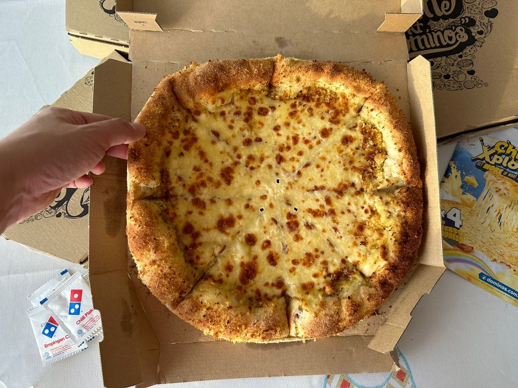 [50% OFF PROMO CODE INSIDE] Domino's Pizza Singapore Brings Back Cheese Xplosion Pizza with 4 times the Cheesy Goodness - Alvinology