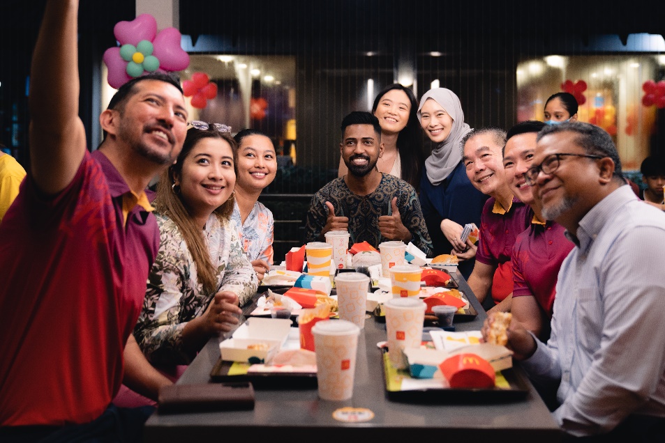 Underprivileged families enjoyed an inclusive “Iftar” at McDonald’s Singapore - Alvinology
