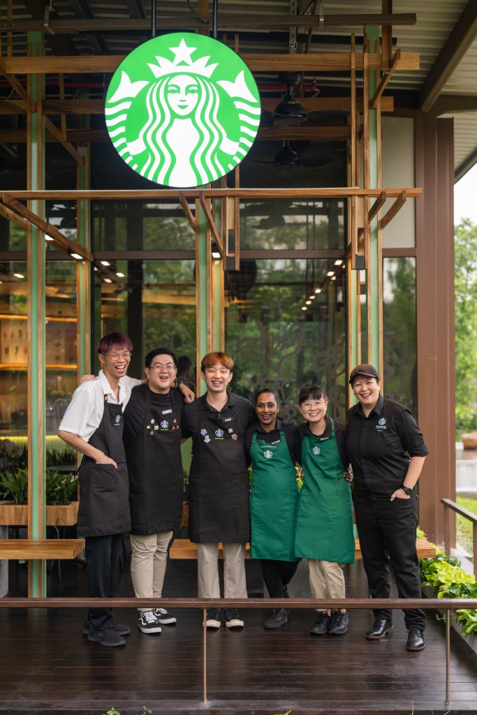 You can now enjoy your favourite Starbucks Drink at the Bird Paradise; First 2,000 customers get a FREE Starbucks Reusable Cup! You can now enjoy your favourite Starbucks Drink at the Bird Paradise; First 2,000 customers get a FREE Starbucks Reusable Cup! - Alvinology