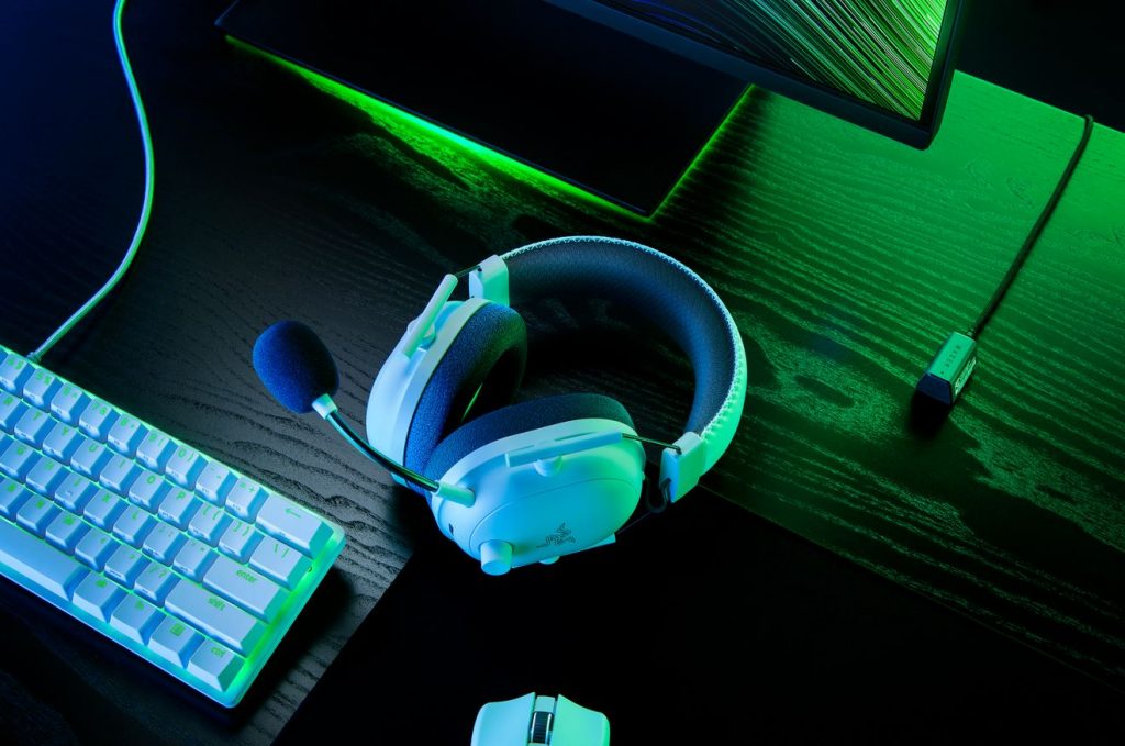 NEW! Razer BlackShark V2 Pro Headset is engineered by pro gamers and upgraded for all gamers’ needs! NEW! Razer BlackShark V2 Pro Headset is engineered by pro gamers and upgraded for all gamers’ needs! - Alvinology