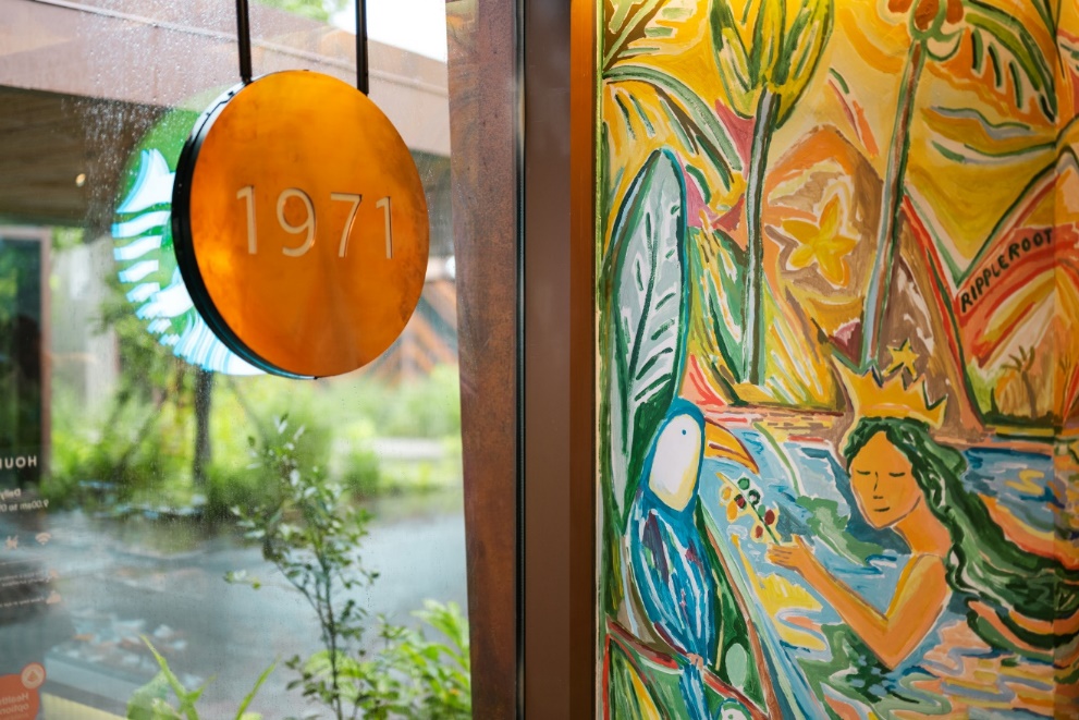 You can now enjoy your favourite Starbucks Drink at the Bird Paradise; First 2,000 customers get a FREE Starbucks Reusable Cup! You can now enjoy your favourite Starbucks Drink at the Bird Paradise; First 2,000 customers get a FREE Starbucks Reusable Cup! - Alvinology