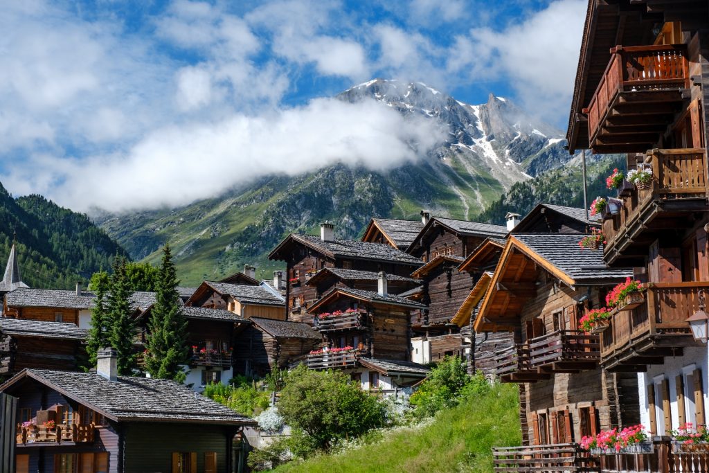 Indulge Yourself or Your Loved One: 6 Top Destinations for Comfort and Delight Indulge Yourself or Your Loved One: 6 Top Destinations for Comfort and Delight - Alvinology