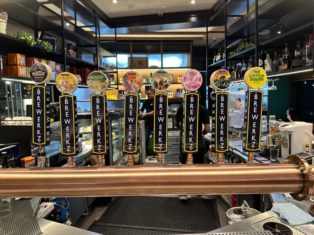[Review] Brewerkz @ Woodleigh Mall - Wide Selection of Outlet Exclusive Singapore-inspired Fusion Delights - Alvinology