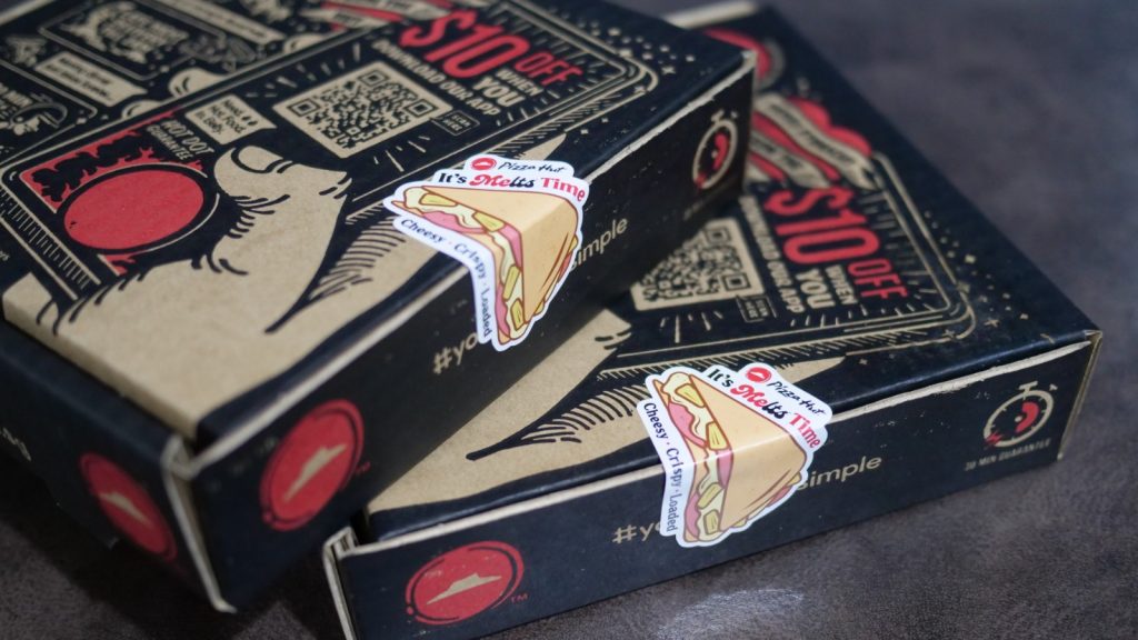 [Review] Pizza Hut Melts, the Perfect Pizza for Tidy Eaters - Alvinology