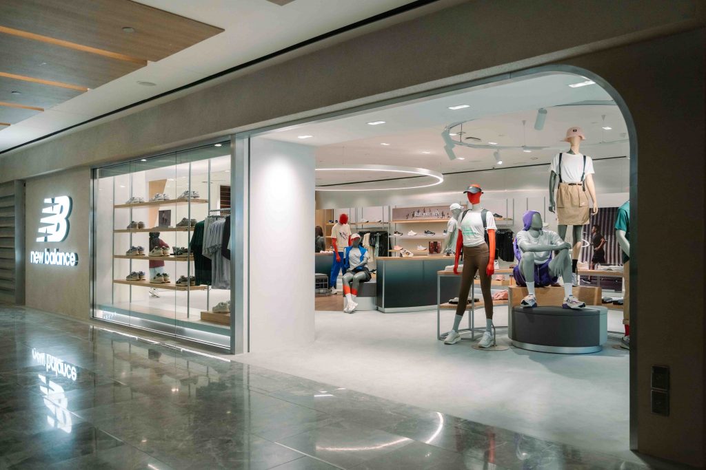 New Balance at Paragon Shopping Centre is the next footwear and apparel stop for athletes and fashion enthusiasts alike New Balance at Paragon Shopping Centre is the next footwear and apparel stop for athletes and fashion enthusiasts alike - Alvinology